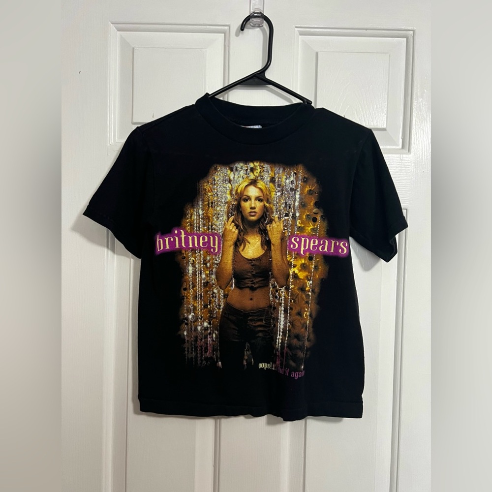 [RARE] Vintage Britney Spears Y2K Oops I Did It Again Tour Shirt Size Medium